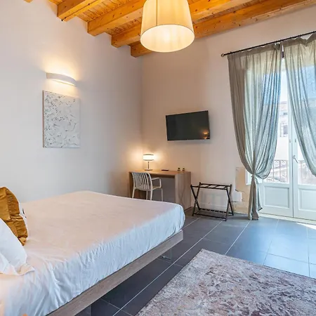 Aparthotel La Dimora Di San Nicola 4*